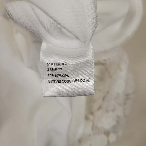 Womens Sleeveless Lace Blouse - Picture 10 of 10